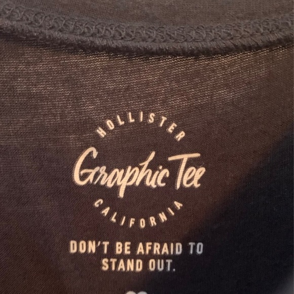 Hollister t-shirt - Picture 2 of 2